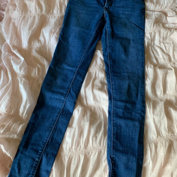 Levi’s 711 Skinny Jeans - Picture 2 of 3